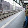Jonas Meister hat ein Jahr lang die Verspätungen der Bahn auf der Strecke Düsseldorf - Wuppertal notiert. Foto: Uwe Schaffmeister